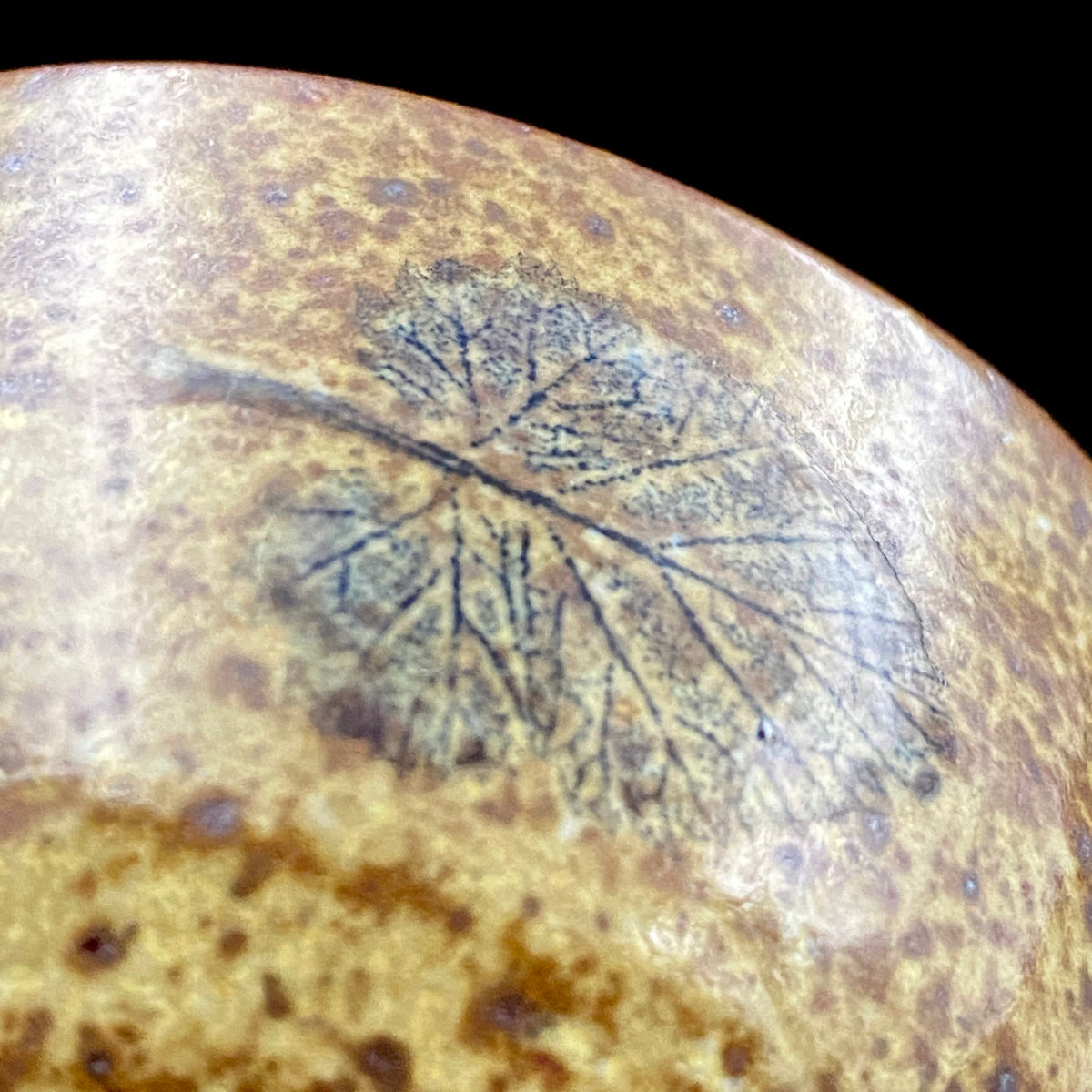 北国風雪賞受賞 能登大社焼創始者 磯見忠司 作 真葉手 酒盃 高足盃 和のショットグラス 古酒用酒器 #443
