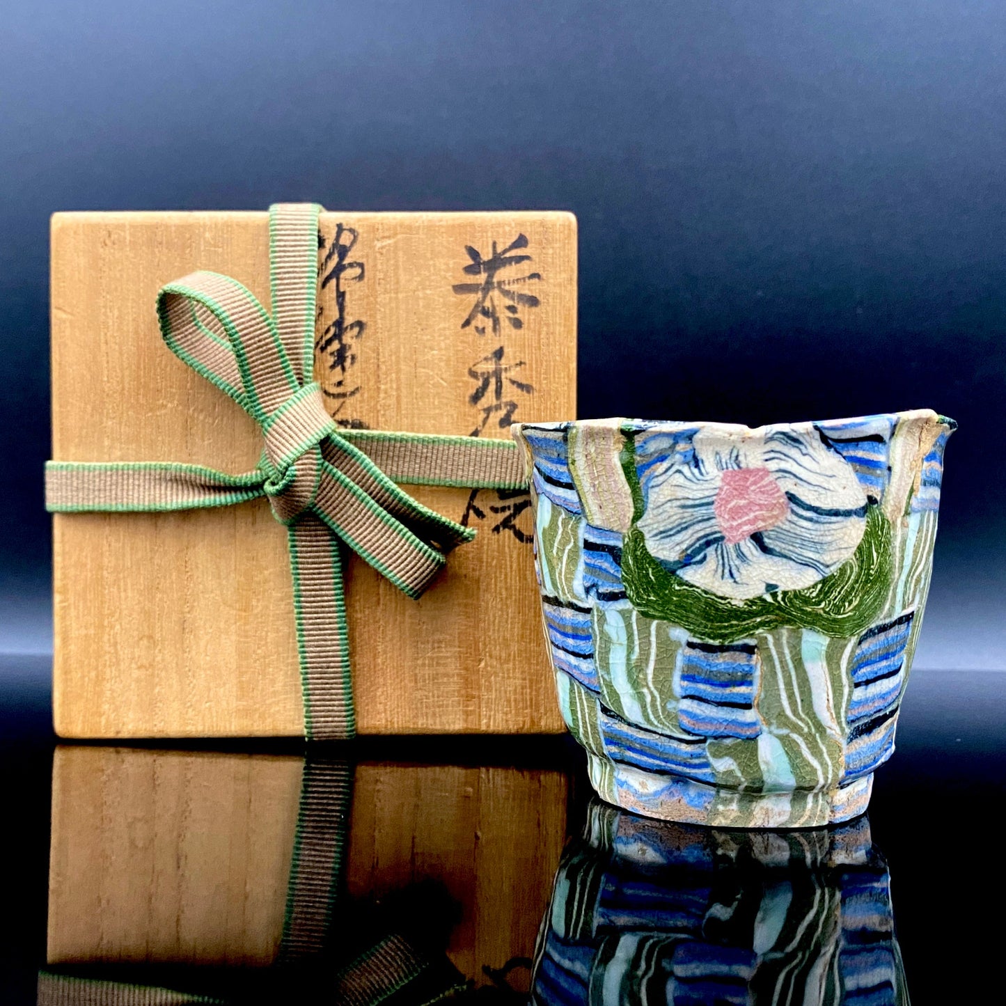 内田泰秀 晚年成熟期的杰作，失传的幻之技法“表里贯通锦练上手”陶瓷威士忌杯 #156