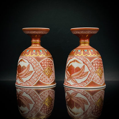 通商産業大臣認定伝統工芸士 皇室献上作家 山本 芳岳 作 九谷赤絵細描桃文馬上杯 一対 和のショットグラス 古酒用酒器 #456
