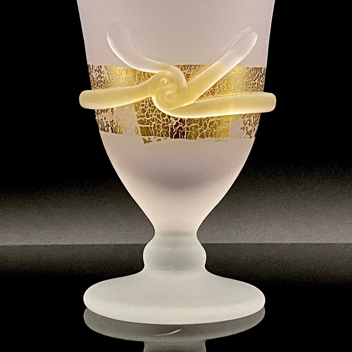 石井 康治 作 手吹き工芸硝子 金彩細工 結び文 酒杯 1点 #159