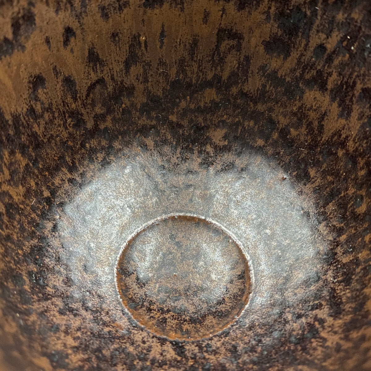 艺术保存指定作家 美国大都会艺术博物馆参展作家 二世水野寿山（Mizuno Juzan）作 铁砂釉茶碗 和风岩石杯 陈年酒用酒器 #421