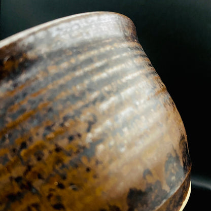 艺术保存指定作家 美国大都会艺术博物馆参展作家 二世水野寿山（Mizuno Juzan）作 铁砂釉茶碗 和风岩石杯 陈年酒用酒器 #421