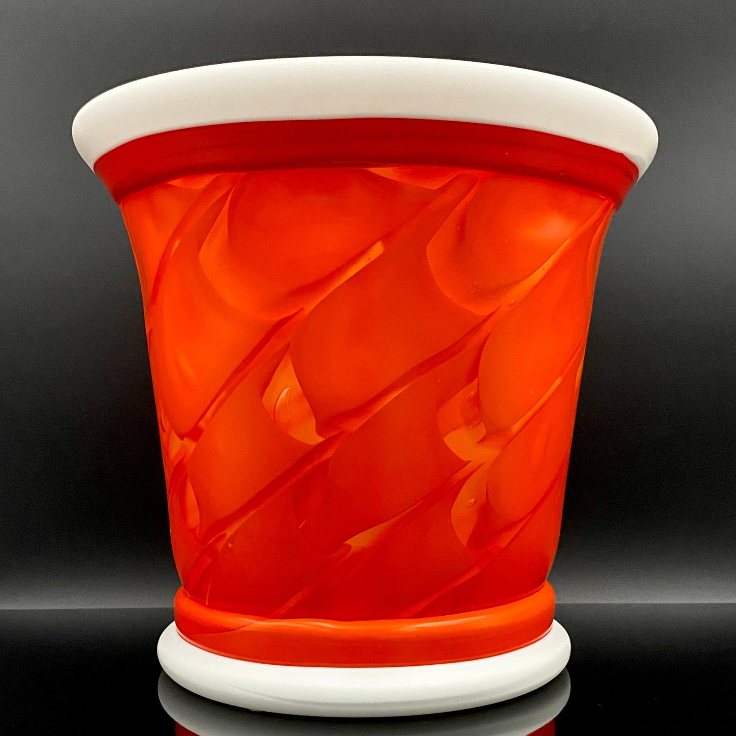 Vibrant Scarlet Pulse: Hand-Blown Glass Masterpiece, Aka-Yahazu "Scarlet Flame" Ice Bowl #164