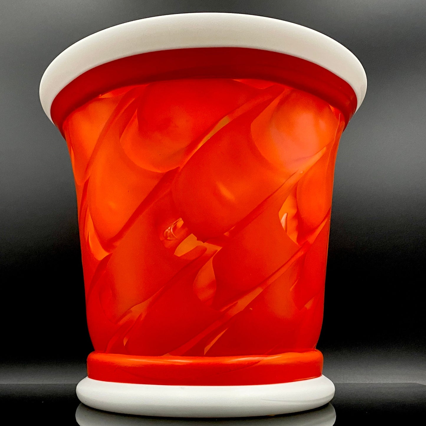 Vibrant Scarlet Pulse: Hand-Blown Glass Masterpiece, Aka-Yahazu "Scarlet Flame" Ice Bowl #164