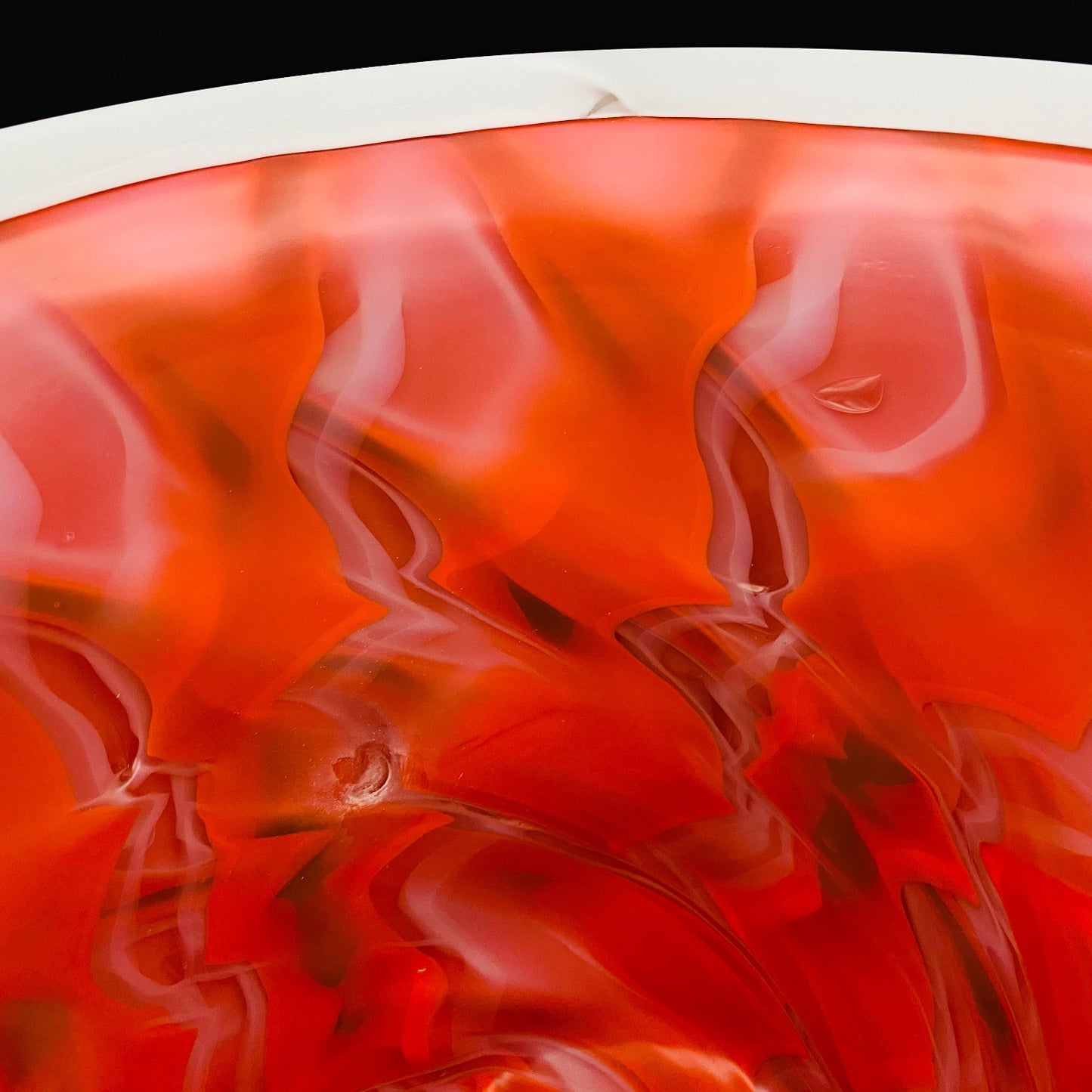Vibrant Scarlet Pulse: Hand-Blown Glass Masterpiece, Aka-Yahazu "Scarlet Flame" Ice Bowl #164