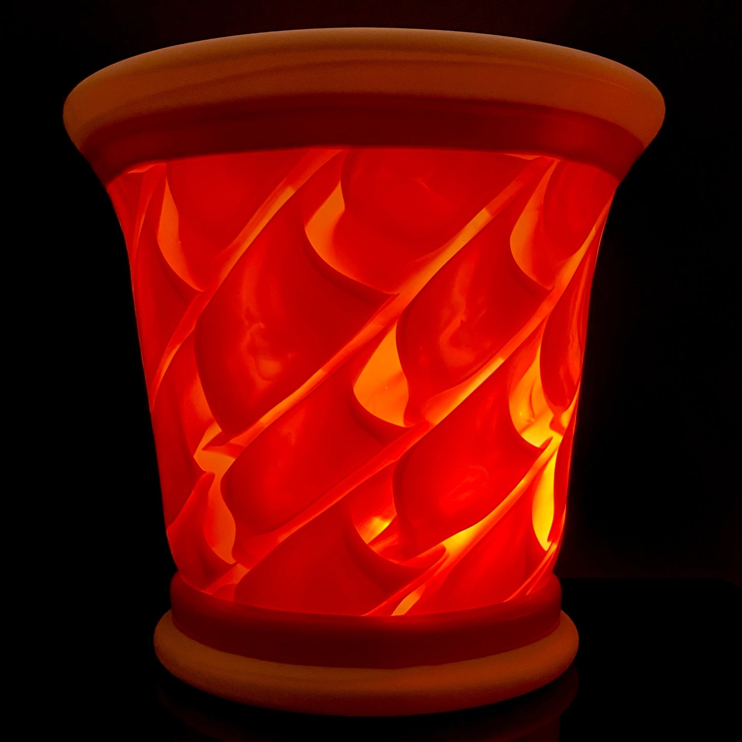 Vibrant Scarlet Pulse: Hand-Blown Glass Masterpiece, Aka-Yahazu "Scarlet Flame" Ice Bowl #164
