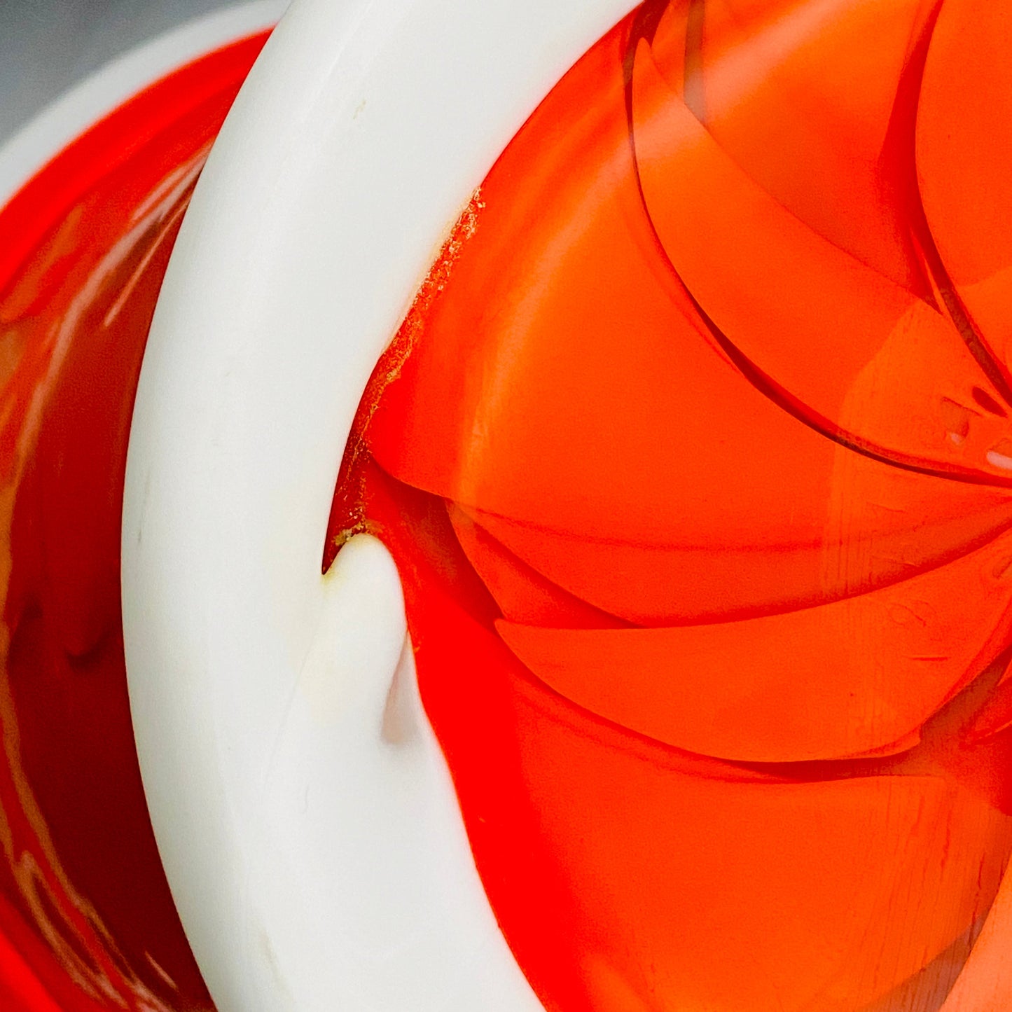 Vibrant Scarlet Pulse: Hand-Blown Glass Masterpiece, Aka-Yahazu "Scarlet Flame" Ice Bowl #164
