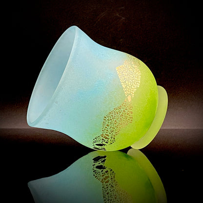 国立工芸館・米国コーニングガラス美術館収蔵作家 日本ガラス工芸協会元副会長 竹内 傳治 作 色ガラス金箔帯 ぐい呑 和のショットグラス #256