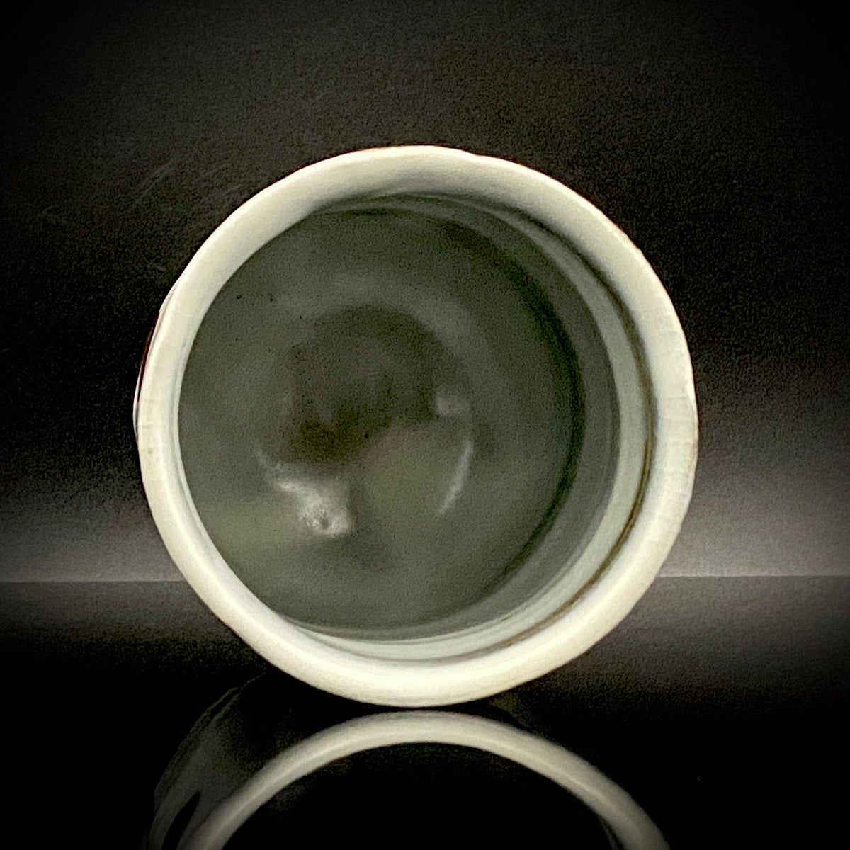 Kenji Kato, Recipient of the Gifu Prefecture Arts and Culture Honor and the Turkish Government’s Osman Hamdi Art Award, Shinsho Kiln, Pair of Yunomi Cups with Iron Glaze and Red Enamel Decoration (Tetsuyu Akasai Kumi-Yunomi) #468
