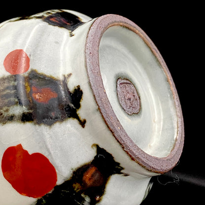 Kenji Kato, Recipient of the Gifu Prefecture Arts and Culture Honor and the Turkish Government’s Osman Hamdi Art Award, Shinsho Kiln, Pair of Yunomi Cups with Iron Glaze and Red Enamel Decoration (Tetsuyu Akasai Kumi-Yunomi) #468