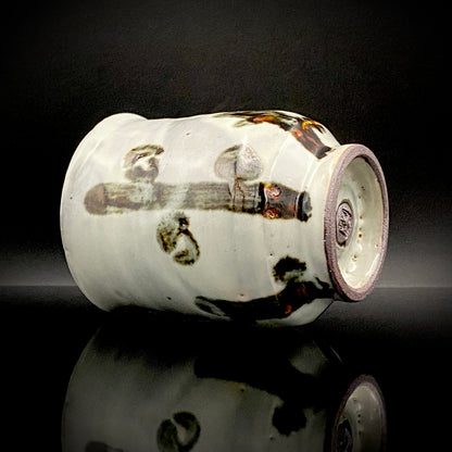 Kenji Kato, Recipient of the Gifu Prefecture Arts and Culture Honor and the Turkish Government’s Osman Hamdi Art Award, Shinsho Kiln, Pair of Yunomi Cups with Iron Glaze and Red Enamel Decoration (Tetsuyu Akasai Kumi-Yunomi) #468