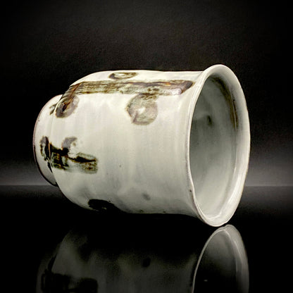 Kenji Kato, Recipient of the Gifu Prefecture Arts and Culture Honor and the Turkish Government’s Osman Hamdi Art Award, Shinsho Kiln, Pair of Yunomi Cups with Iron Glaze and Red Enamel Decoration (Tetsuyu Akasai Kumi-Yunomi) #468