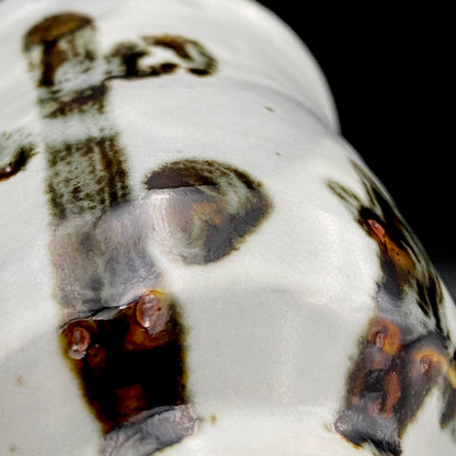 Kenji Kato, Recipient of the Gifu Prefecture Arts and Culture Honor and the Turkish Government’s Osman Hamdi Art Award, Shinsho Kiln, Pair of Yunomi Cups with Iron Glaze and Red Enamel Decoration (Tetsuyu Akasai Kumi-Yunomi) #468
