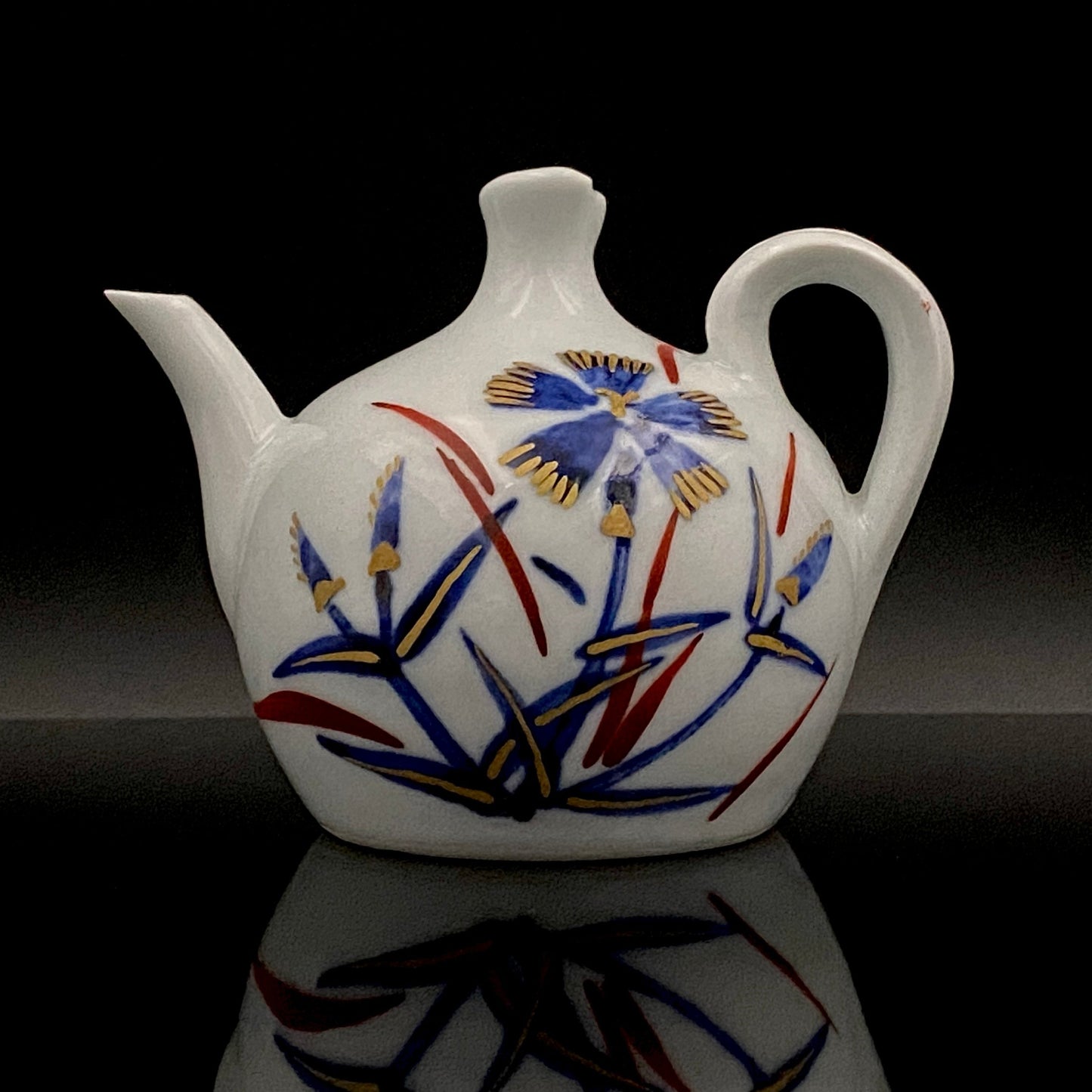 牧勇吉（Maki Yukichi）杰作 青花金彩蜻蛉花纹水注 掌心大小的洋酒用滴水器 #175