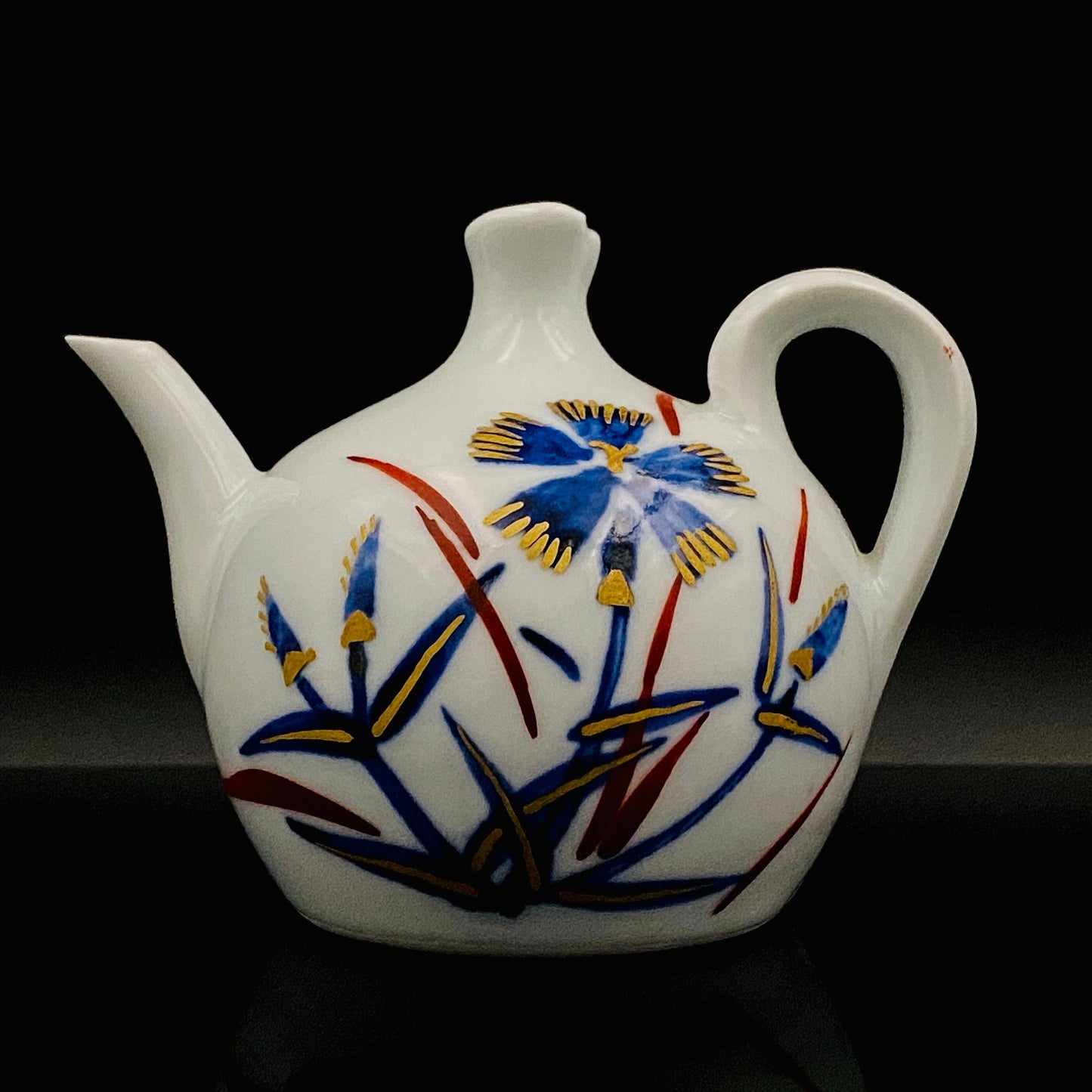 牧勇吉（Maki Yukichi）杰作 青花金彩蜻蛉花纹水注 掌心大小的洋酒用滴水器 #175