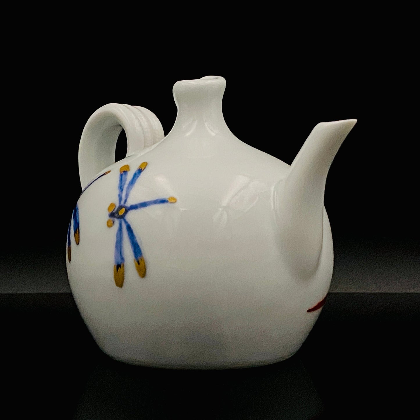 牧勇吉（Maki Yukichi）杰作 青花金彩蜻蛉花纹水注 掌心大小的洋酒用滴水器 #175