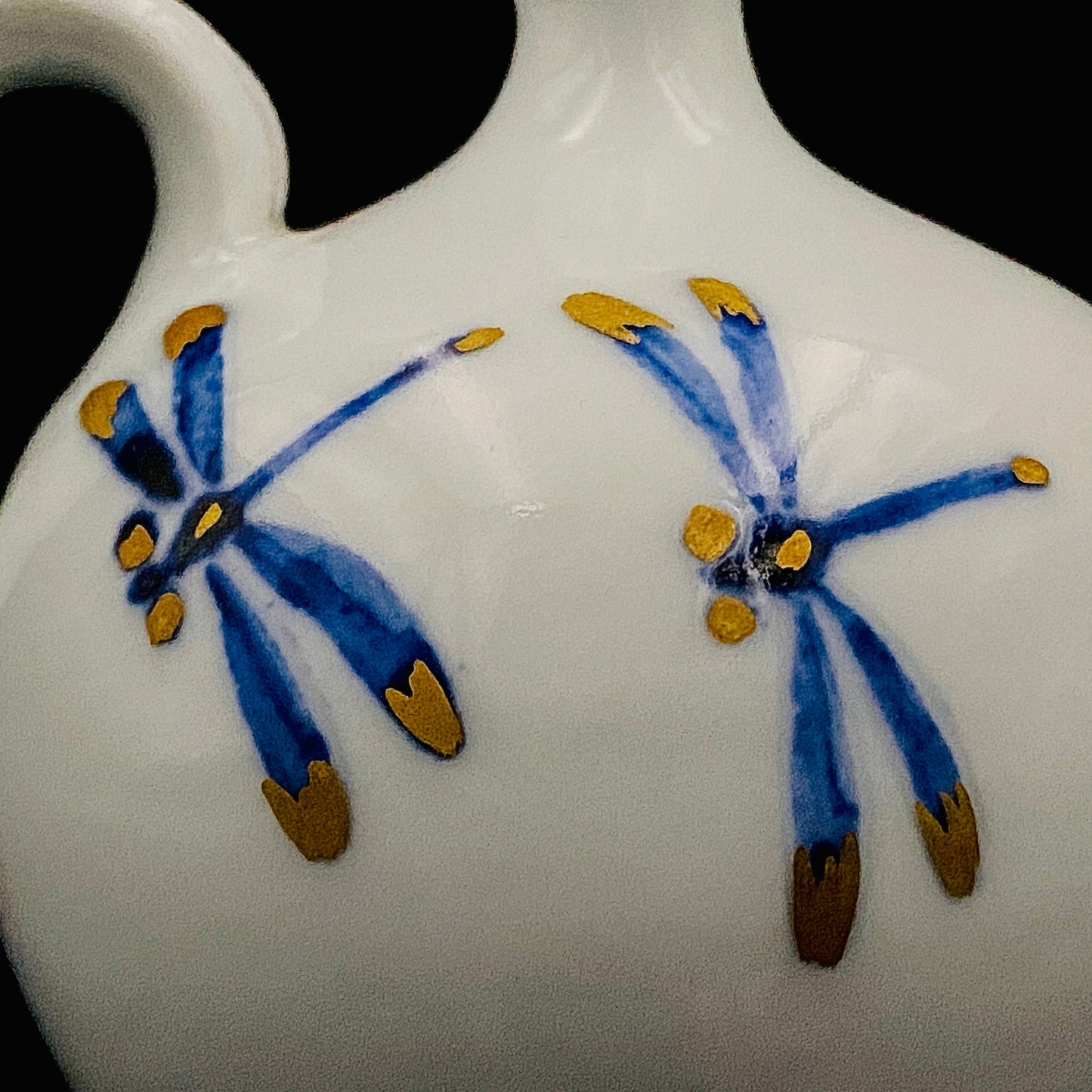 牧勇吉（Maki Yukichi）杰作 青花金彩蜻蛉花纹水注 掌心大小的洋酒用滴水器 #175