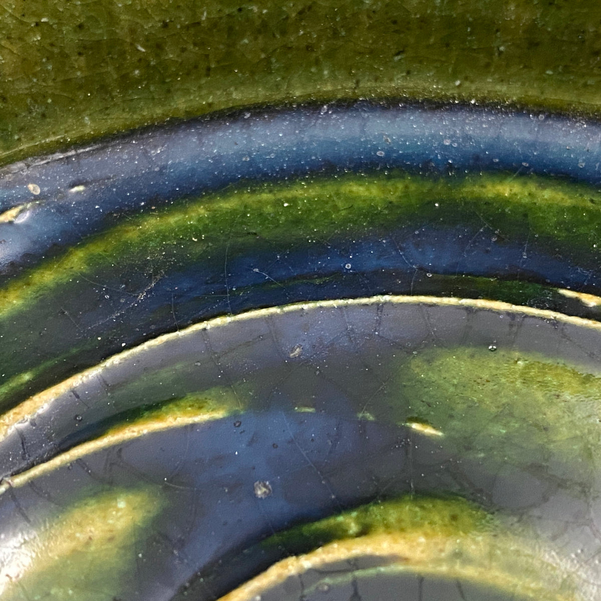 Houston (USA) | Member of the Kokugakai | Mashiko Potter and Pupil of Tatsuzo Shimaoka | Ken Matsuzaki | Plate with Swirl Pattern in Green and Blue Glazes | Dish for Snacks #477
