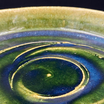 Houston (USA) | Member of the Kokugakai | Mashiko Potter and Pupil of Tatsuzo Shimaoka | Ken Matsuzaki | Plate with Swirl Pattern in Green and Blue Glazes | Dish for Snacks #477