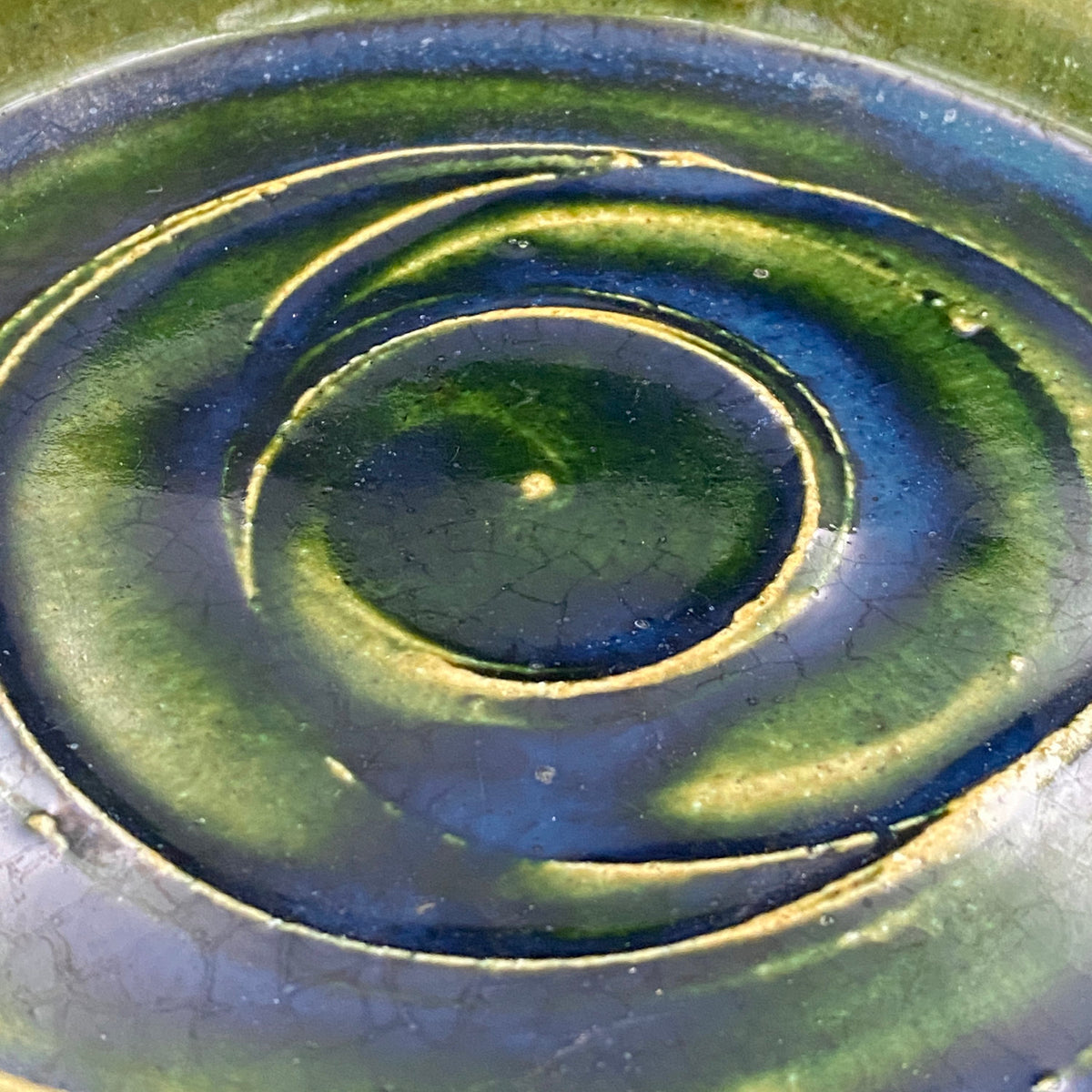 Houston (USA) | Member of the Kokugakai | Mashiko Potter and Pupil of Tatsuzo Shimaoka | Ken Matsuzaki | Plate with Swirl Pattern in Green and Blue Glazes | Dish for Snacks #477