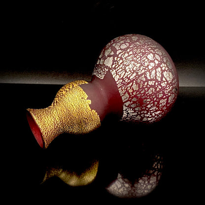 Aomori Prefecture Art and Culture Award Recipient, Tsugaru Vidro, Hokuyo Glass, Kaoru Okawa: Gourd-Shaped Frosted Crimson Glass Tokkuri (Sake Flask) with Gold and Silver Foil #478