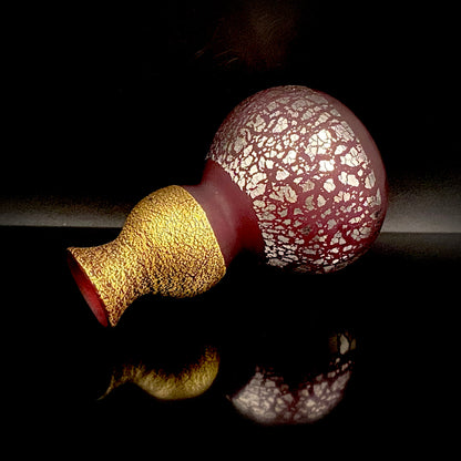 Aomori Prefecture Art and Culture Award Recipient, Tsugaru Vidro, Hokuyo Glass, Kaoru Okawa: Gourd-Shaped Frosted Crimson Glass Tokkuri (Sake Flask) with Gold and Silver Foil #478