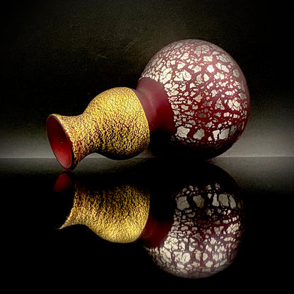 Aomori Prefecture Art and Culture Award Recipient, Tsugaru Vidro, Hokuyo Glass, Kaoru Okawa: Gourd-Shaped Frosted Crimson Glass Tokkuri (Sake Flask) with Gold and Silver Foil #478