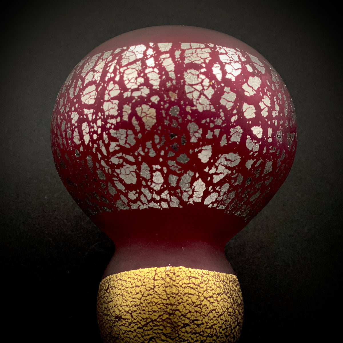 Aomori Prefecture Art and Culture Award Recipient, Tsugaru Vidro, Hokuyo Glass, Kaoru Okawa: Gourd-Shaped Frosted Crimson Glass Tokkuri (Sake Flask) with Gold and Silver Foil #478