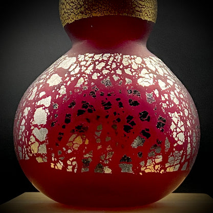 Aomori Prefecture Art and Culture Award Recipient, Tsugaru Vidro, Hokuyo Glass, Kaoru Okawa: Gourd-Shaped Frosted Crimson Glass Tokkuri (Sake Flask) with Gold and Silver Foil #478