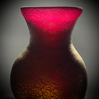 Aomori Prefecture Art and Culture Award Recipient, Tsugaru Vidro, Hokuyo Glass, Kaoru Okawa: Gourd-Shaped Frosted Crimson Glass Tokkuri (Sake Flask) with Gold and Silver Foil #478