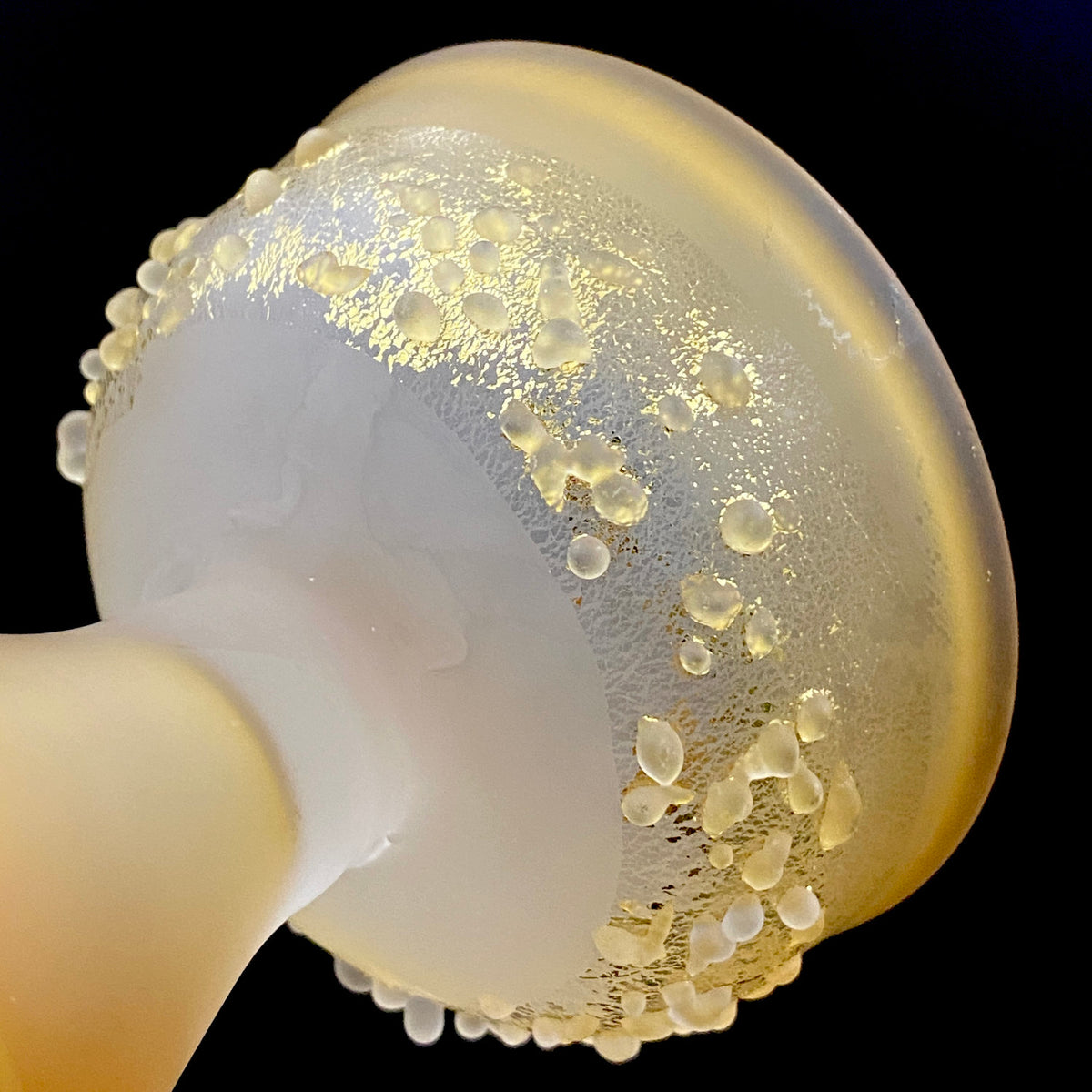 Aomori Prefecture Art and Culture Award Recipient, Tsugaru Vidro, Hokuyo Glass, Kaoru Okawa: Frosted Glass Stem Cup (Bajohai) with Gold-Tone Foil and Applied Glass Beads #471
