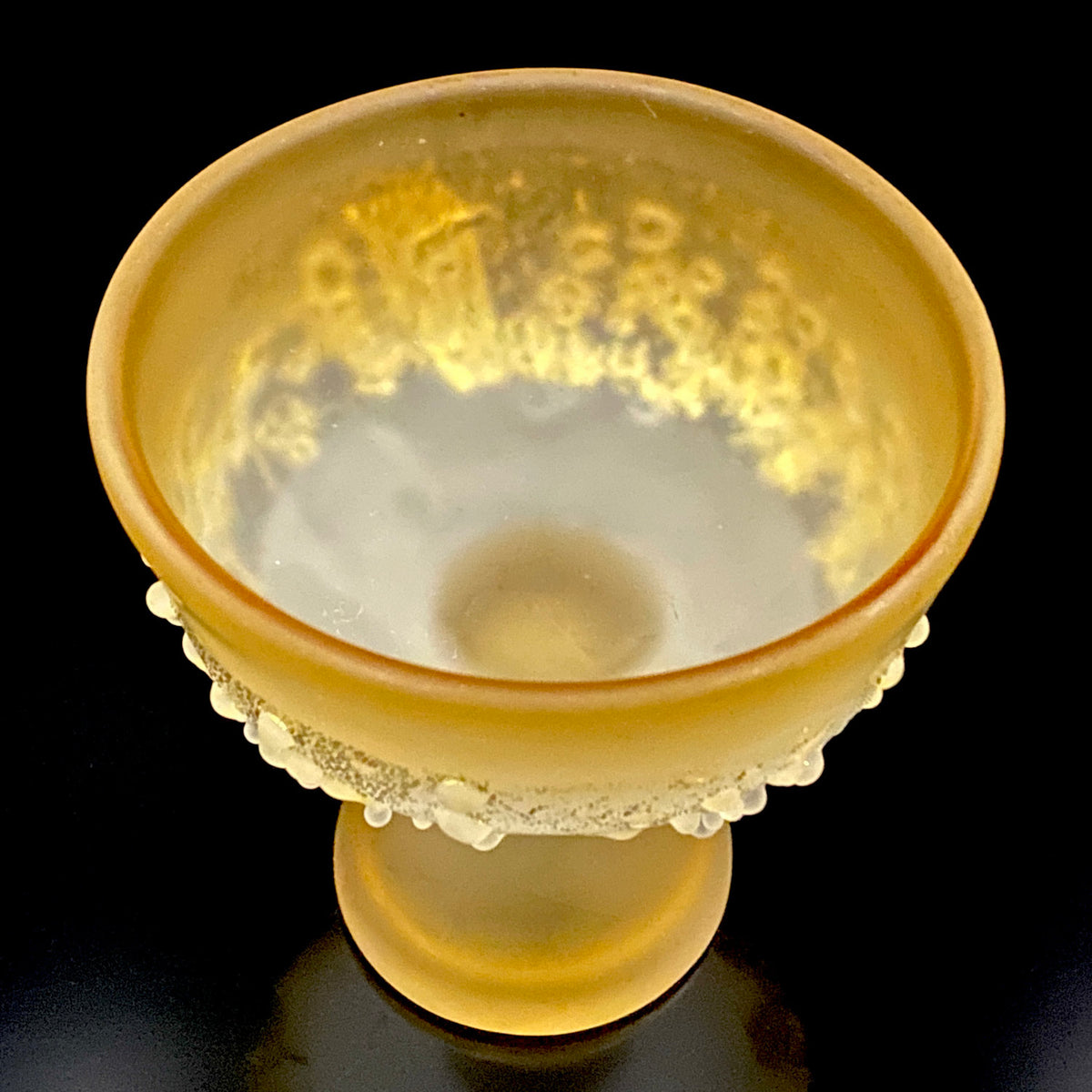 Aomori Prefecture Art and Culture Award Recipient, Tsugaru Vidro, Hokuyo Glass, Kaoru Okawa: Frosted Glass Stem Cup (Bajohai) with Gold-Tone Foil and Applied Glass Beads #471