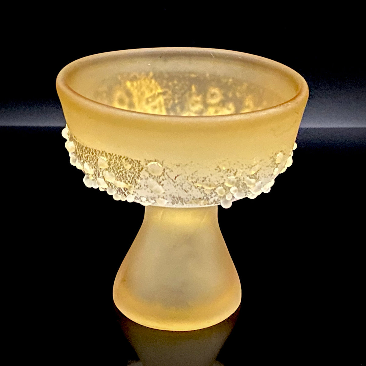 Aomori Prefecture Art and Culture Award Recipient, Tsugaru Vidro, Hokuyo Glass, Kaoru Okawa: Frosted Glass Stem Cup (Bajohai) with Gold-Tone Foil and Applied Glass Beads #471