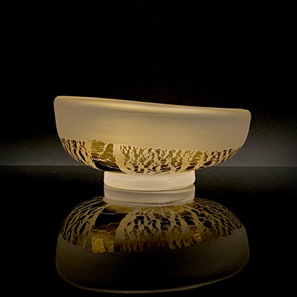 国立工芸館・横浜美術館収蔵作家 藤田 潤 作 手吹 金色箔 艶消し硝子 盃 国際ガラス展・金沢金賞 日本ガラス工芸協会元理事長 #483