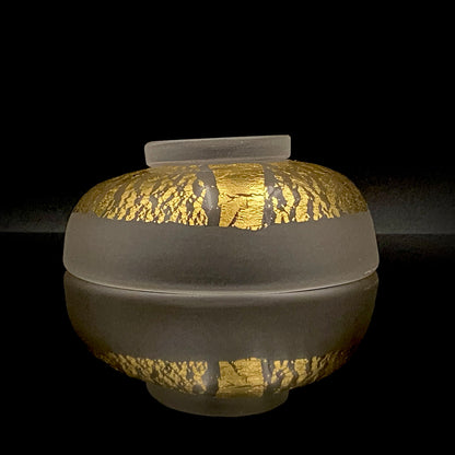 国立工芸館・横浜美術館収蔵作家 藤田 潤 作 手吹 金色箔 艶消し硝子 盃 国際ガラス展・金沢金賞 日本ガラス工芸協会元理事長 #483