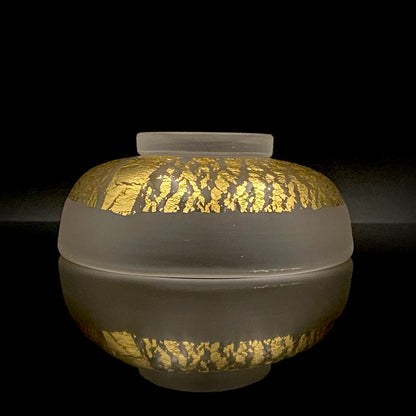 国立工芸館・横浜美術館収蔵作家 藤田 潤 作 手吹 金色箔 艶消し硝子 盃 国際ガラス展・金沢金賞 日本ガラス工芸協会元理事長 #483