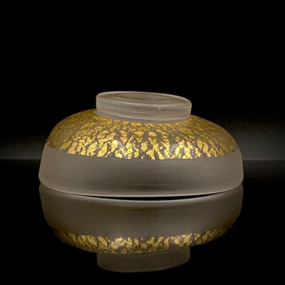 国立工芸館・横浜美術館収蔵作家 藤田 潤 作 手吹 金色箔 艶消し硝子 盃 国際ガラス展・金沢金賞 日本ガラス工芸協会元理事長 #483