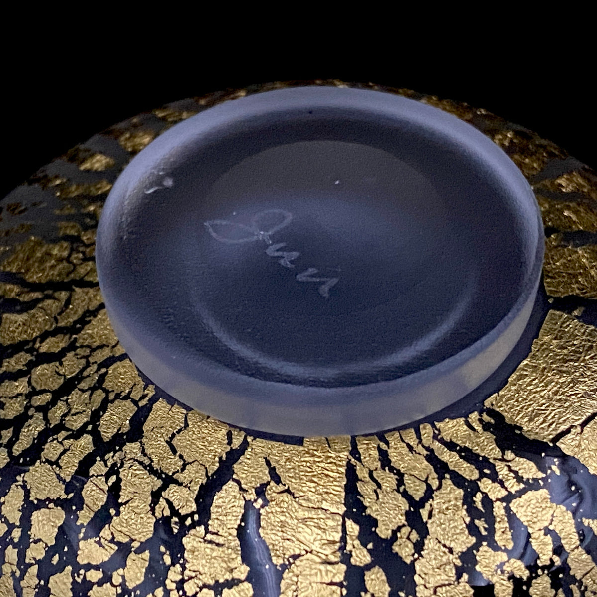 国立工芸館・横浜美術館収蔵作家 藤田 潤 作 手吹 金色箔 艶消し硝子 盃 国際ガラス展・金沢金賞 日本ガラス工芸協会元理事長 #483