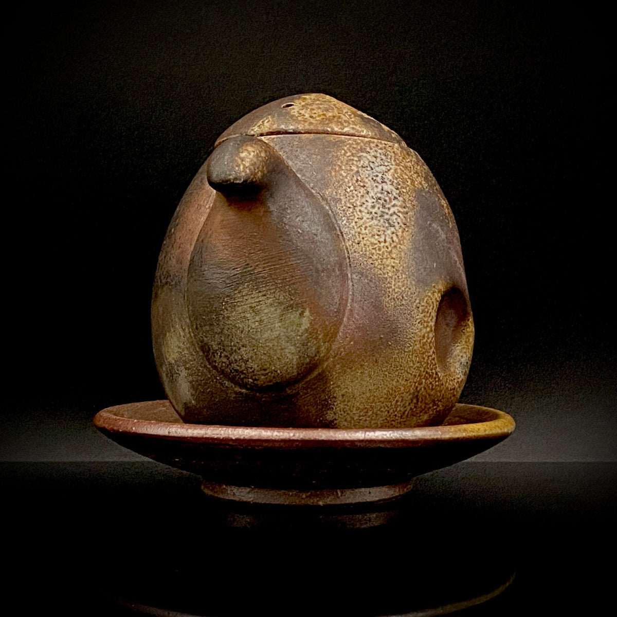 备前烧陶友会 窑元 五郎边卫窑（Gorobe Gama）作 备前烧 栈切 酱油壶 附托盘 滴水器 #482