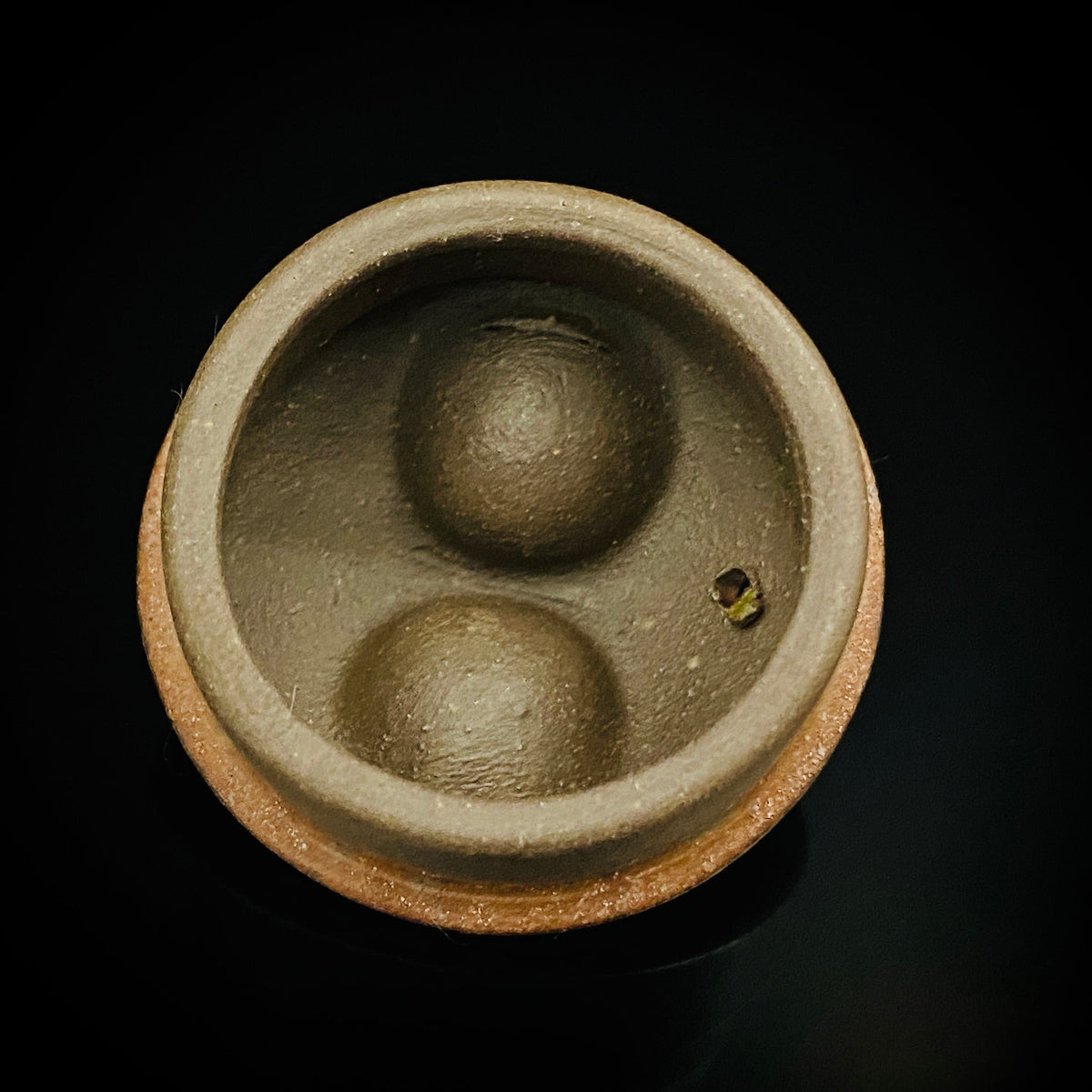 备前烧陶友会 窑元 五郎边卫窑（Gorobe Gama）作 备前烧 栈切 酱油壶 附托盘 滴水器 #482