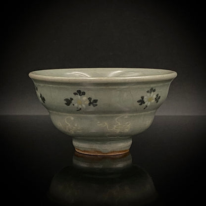 帝室技芸員 眞葛窯 初代 宮川香山 遺作 雲鶴青磁酒盃 小花文 眞葛窯印 二代 宮川香山 識箱 和のショットグラス #467