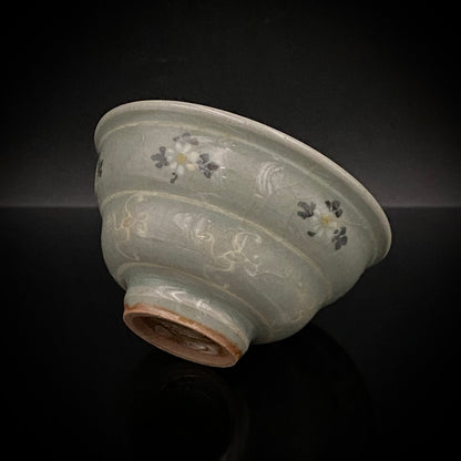 帝室技芸員 眞葛窯 初代 宮川香山 遺作 雲鶴青磁酒盃 小花文 眞葛窯印 二代 宮川香山 識箱 和のショットグラス #467