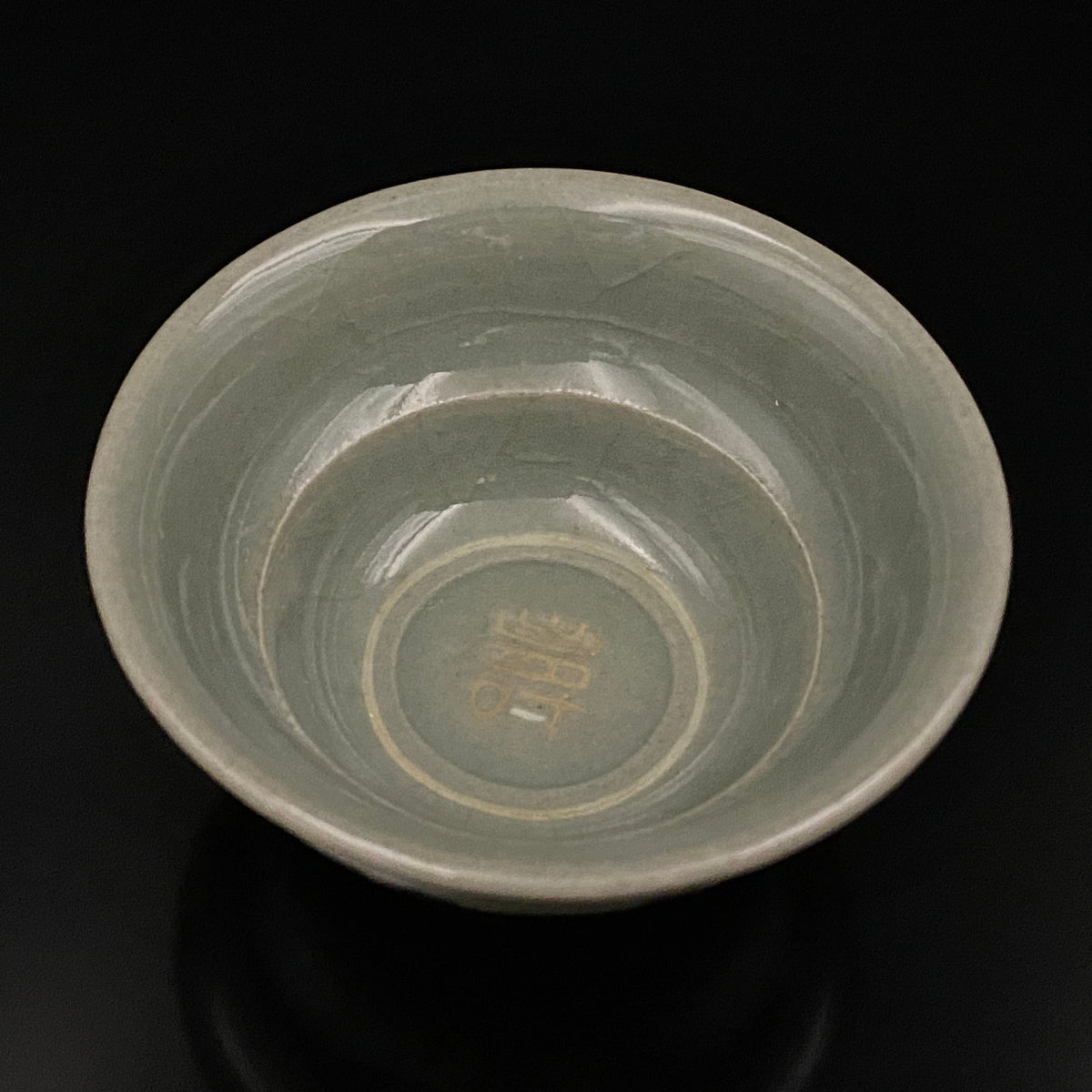 帝室技芸員 眞葛窯 初代 宮川香山 遺作 雲鶴青磁酒盃 小花文 眞葛窯印 二代 宮川香山 識箱 和のショットグラス #467