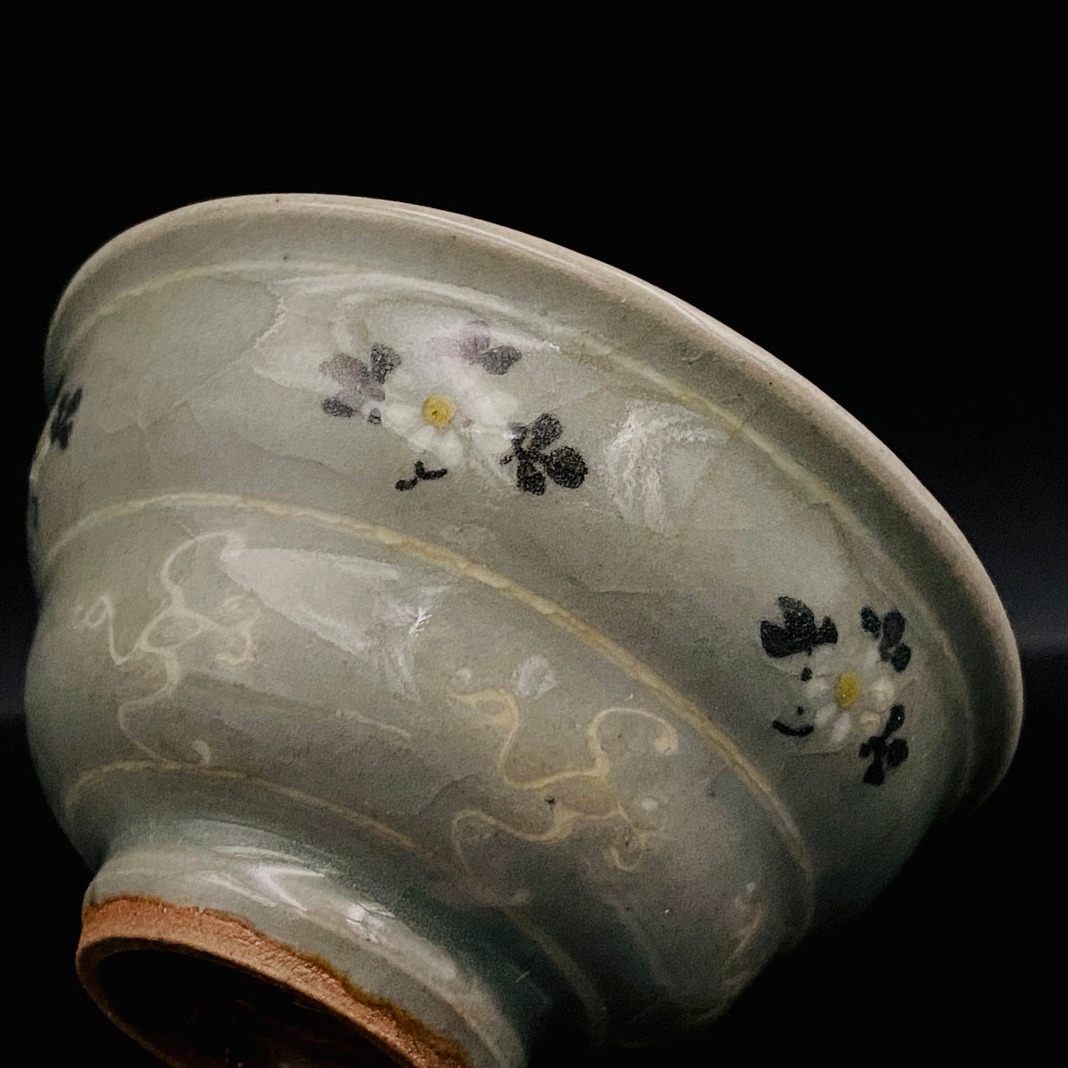 帝室技芸員 眞葛窯 初代 宮川香山 遺作 雲鶴青磁酒盃 小花文 眞葛窯印 二代 宮川香山 識箱 和のショットグラス #467
