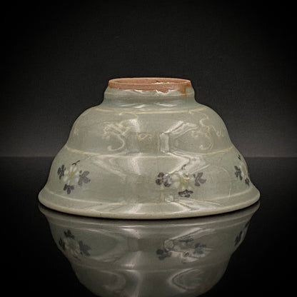帝室技芸員 眞葛窯 初代 宮川香山 遺作 雲鶴青磁酒盃 小花文 眞葛窯印 二代 宮川香山 識箱 和のショットグラス #467