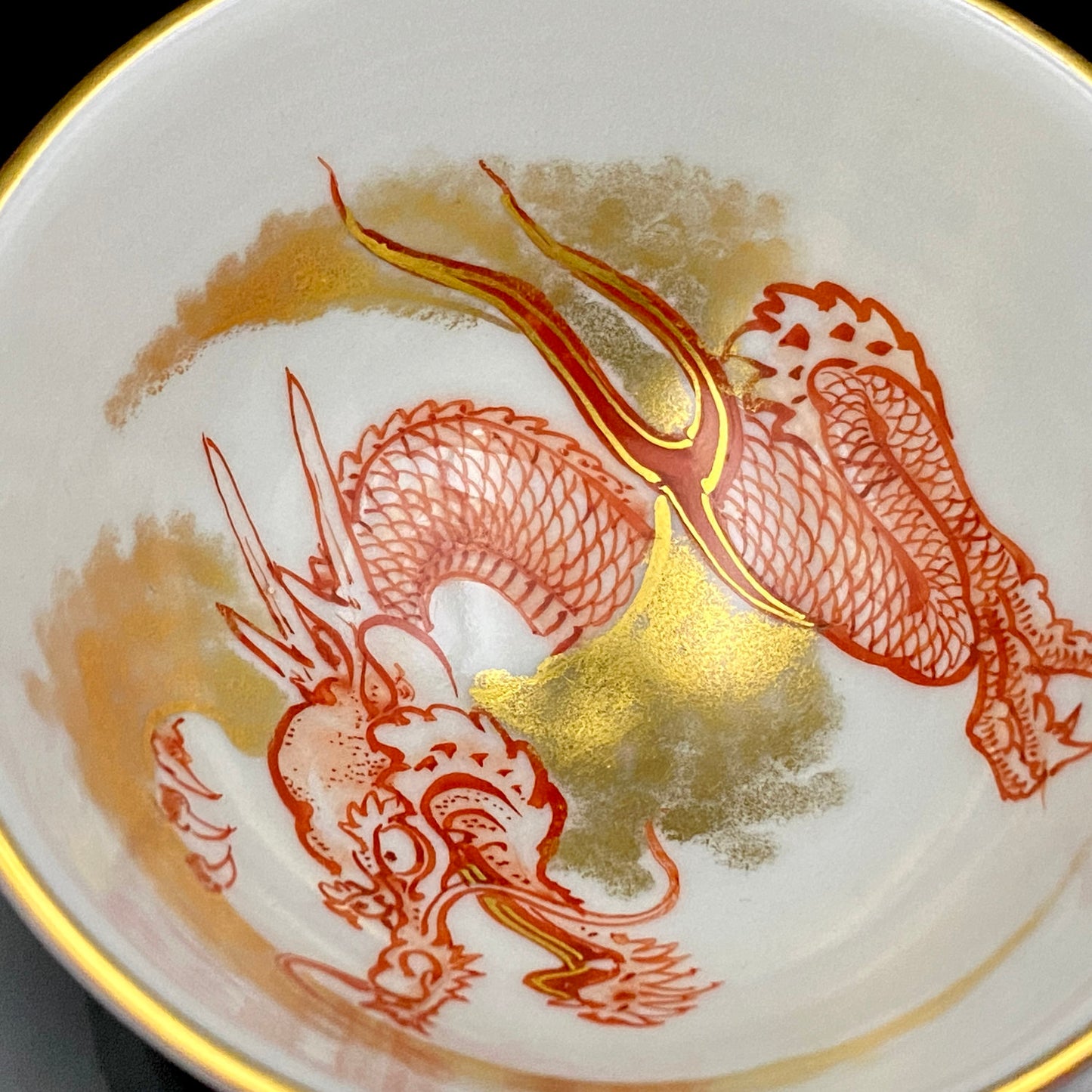 山本芳岳（Yamamoto Hogaku）最上位作 九谷烧 赤绘细描 金彩赤绘 升龙文 清酒杯 酒器 皇室献礼作家 #192