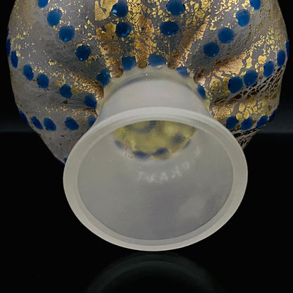 青森県芸術文化報奨受賞 津軽びいどろ 北洋硝子 大川 薫 作 金色箔 青玉文 艶消し乳白硝子 馬上盃 訳あり #485