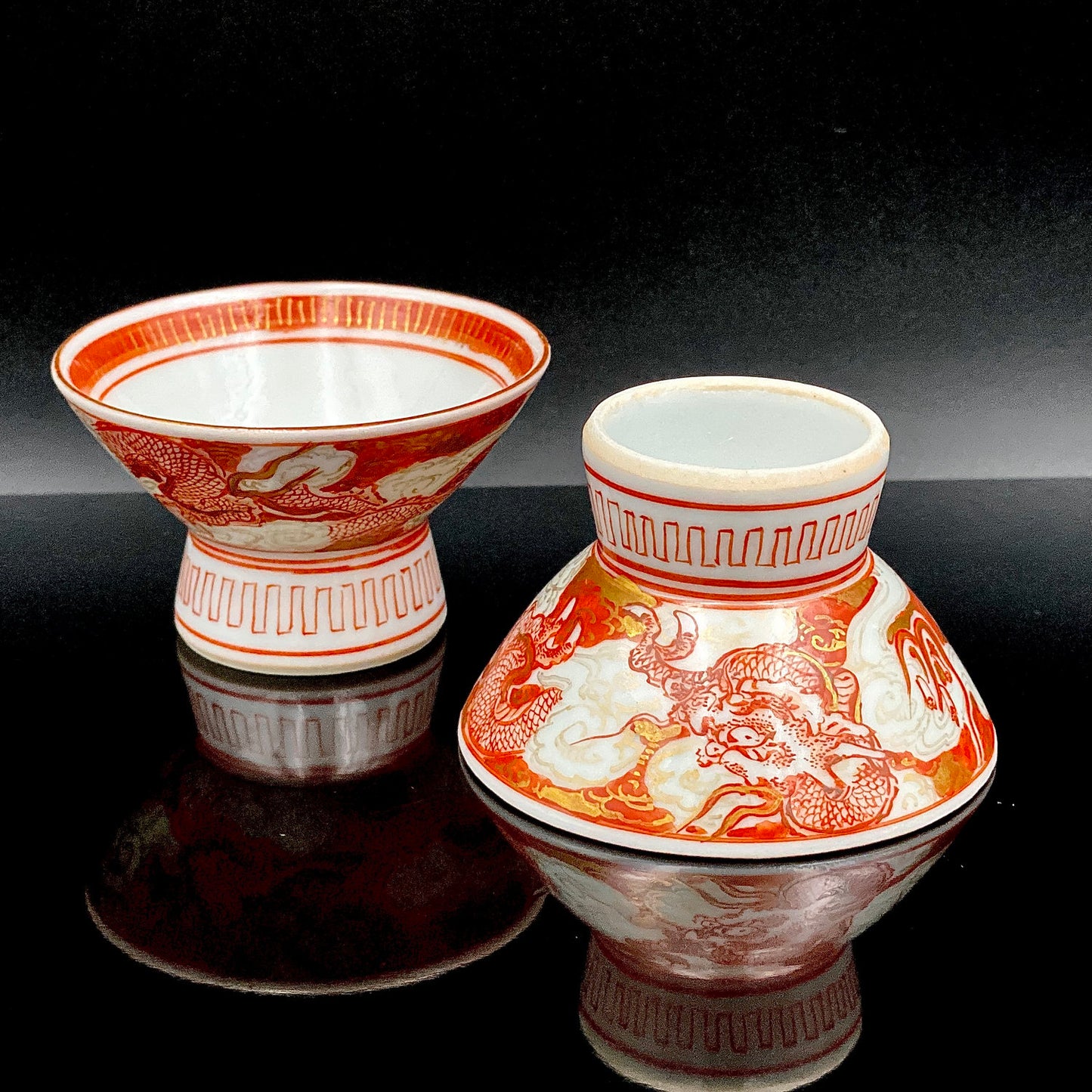 谷 秋渓 作 金彩赤絵細描 雲龍文 酒盃 二客 昭和初期制作 竹内吟秋門下の真髄 下絵なしの極細一筆書き龍模様 ジャパニーズコウゲイの至宝 #203