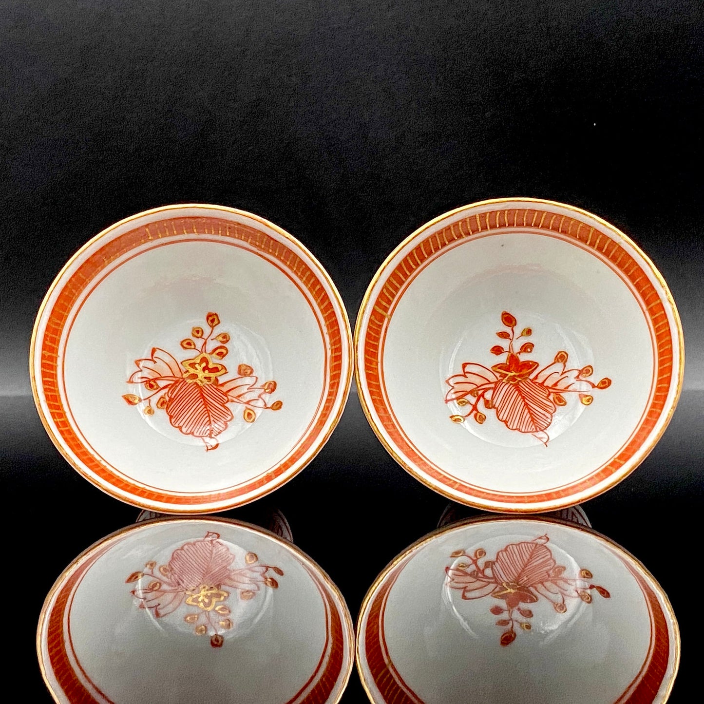 谷 秋渓 作 金彩赤絵細描 雲龍文 酒盃 二客 昭和初期制作 竹内吟秋門下の真髄 下絵なしの極細一筆書き龍模様 ジャパニーズコウゲイの至宝 #203