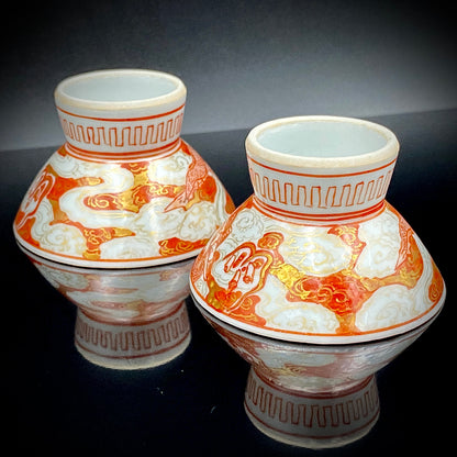 谷 秋渓 作 金彩赤絵細描 雲龍文 酒盃 二客 昭和初期制作 竹内吟秋門下の真髄 下絵なしの極細一筆書き龍模様 ジャパニーズコウゲイの至宝 #203